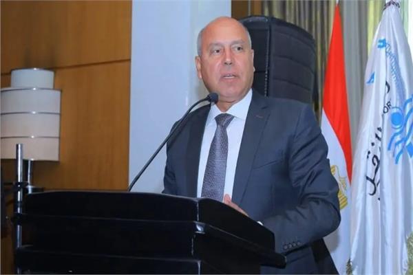 الفريق كامل الوزير وزير النقل