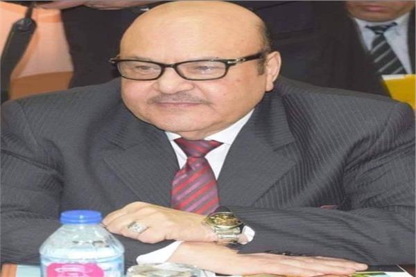 الدكتور صلاح أنور الكموني 