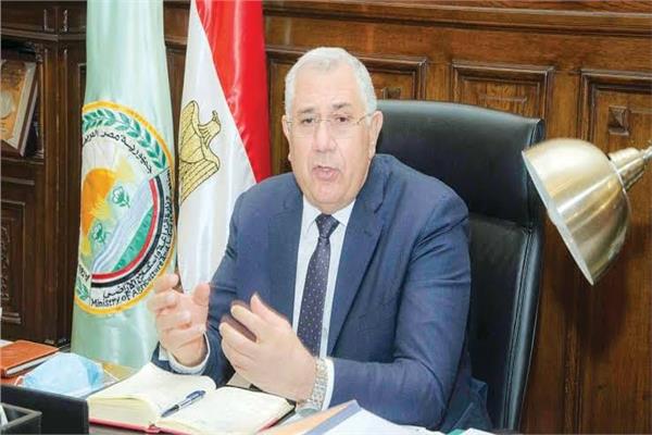  السيد القصير وزير الزراعة