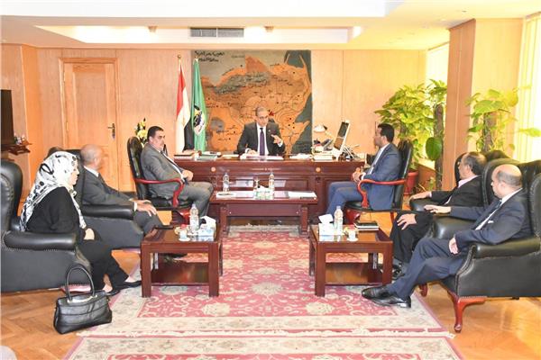 محافظ الفيوم يستقبل رئيس هيئة الأوقاف لبحث مجالات التعاون المشترك 