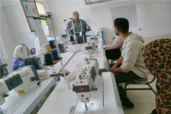 جانب من الدورات التدريبية المجانية 