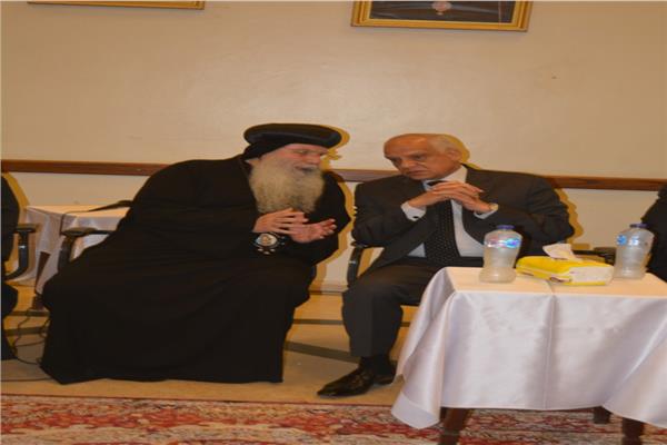 محافظ الجيزة يقدم واجب العزاء فى ضحايا كنيسة أبى سيفين