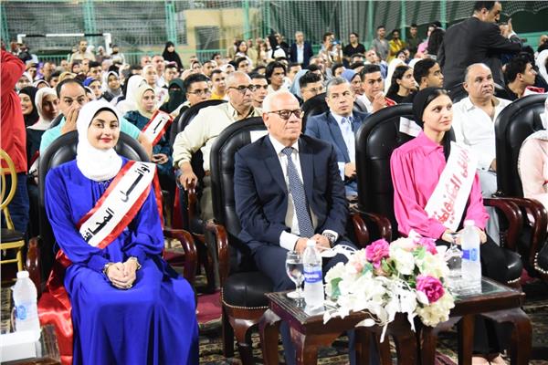 محافظ بورسعيد يكرم الأوائل