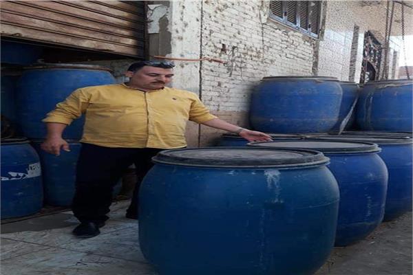 ضبط طن مخلل غير صالح للاستهلاك الآدمي