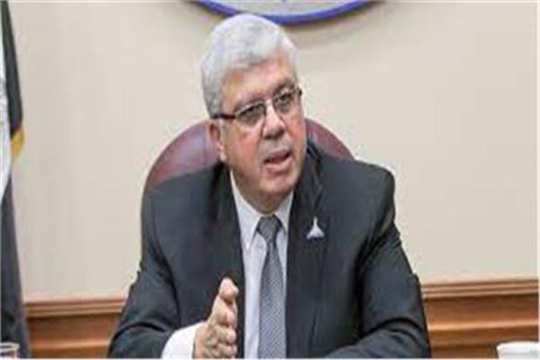  الدكتور محمد أيمن عاشور