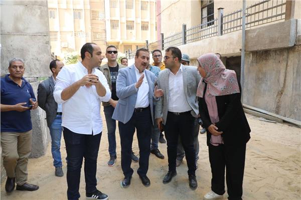محافظ المنوفية  في جولته سيرا على الأقدام