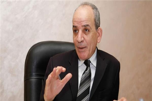  السيد عطا رئيس قطاع التعليم