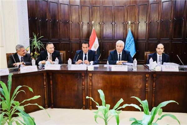 وزير التعليم العالي يرأس اجتماع المجلس الأعلى للجامعات بجامعة الإسكندرية