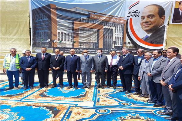 المحافظ وقيادات جامعة بنها