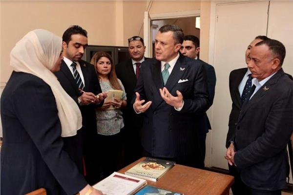وزير السياحة والآثار في جولة بمقر الوزارة بالزمالك