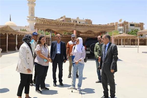 نائب محافظ الوادي الجديد ووفد "التجارة والصناعة" يتفقدون مقر الملتقى وجاهزية الفنادق