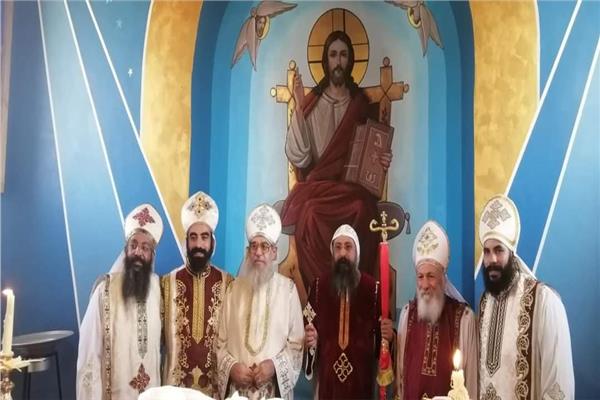 أسقف أطفيح يدشين مذبح على اسم الأنبا أنطونيوس بقرية دير الميمون