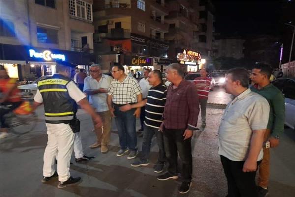 محافظ الشرقية خلال جولته 