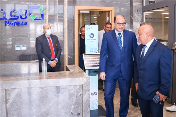 رئيس ميناء دمياط يتفقد عدد من إدارات الهيئة ومبنى الخدمات اللوجيستية