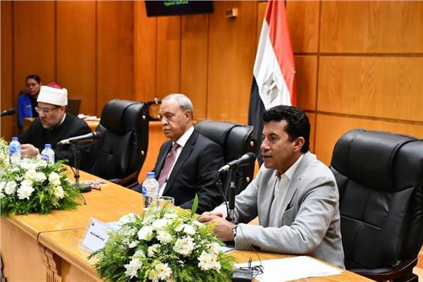 وزيرا الشباب والرياضة والأوقاف ومحافظ القليوبية يشهدون لقاء حواري مع شباب المحافظة