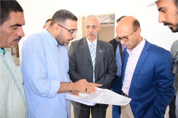 رئيس جامعة أسيوط يتابع جاهزية الحرم  جامعة أسيوط  الأهلية استعدادا لبدء العام 