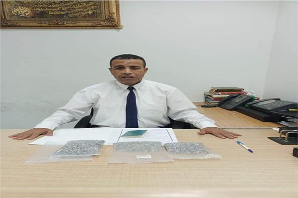إحباط محاولة تهريب مستلزمات طب أسنان بمطار برج العرب 