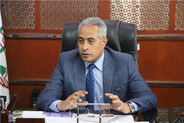 حسن شحاتة  وزير القوى العاملة