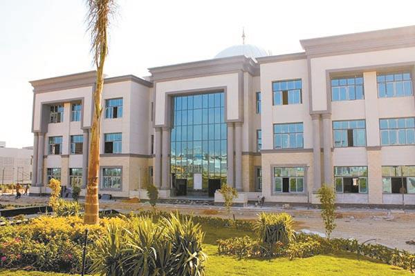 جامعة العبور الأهلية