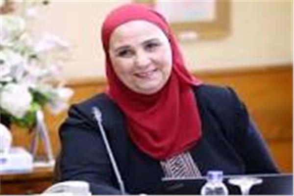  د نفين القباج وزيره التضامن