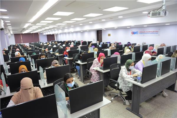 التنظيم والإدارة يواصل اختبار المقتدمين لشغل وظيفة معلم مساعد رياض أطفال