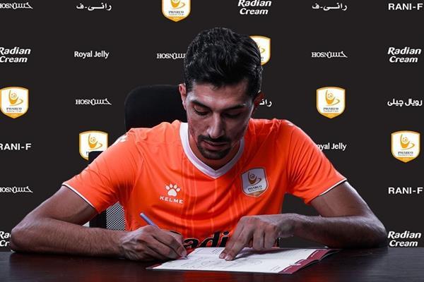 محمود حمادة لاعب وسط نادي فاركو