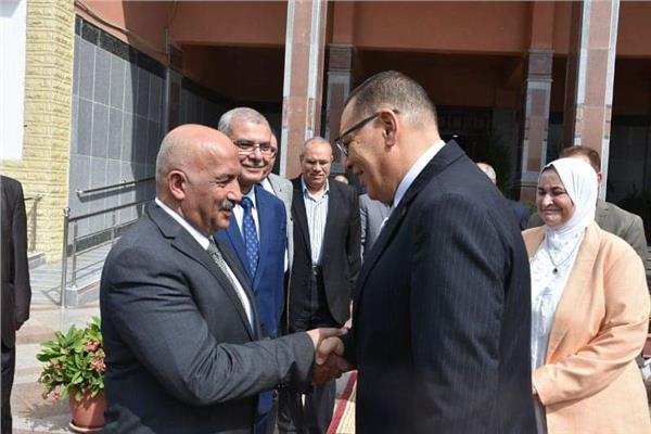 محافظ الشرقية يزور جامعة الزقازيق 