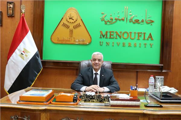 الدكتور عادل مبارك رئيس جامعة المنوفية