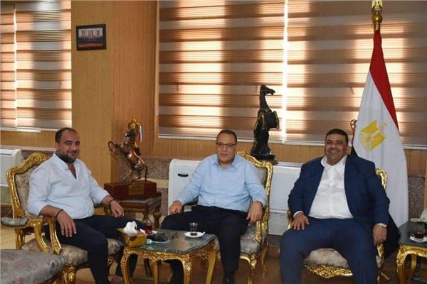الدكتور ممدوح غراب محافظ الشرقية مع عددٍ من أعضاء مجلسي النواب والشيوخ بالمحافظة