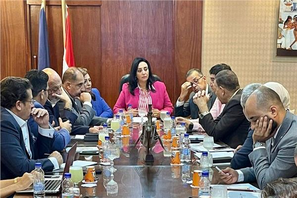 وزارتي السياحة والآثار والنقل