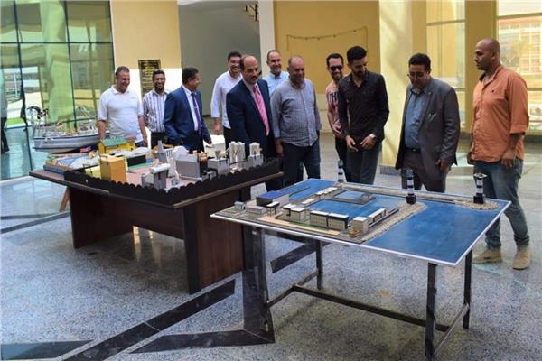 رئيس جامعة العريش خلال الجولة