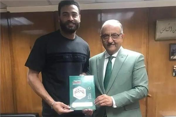 أشرف نصار والحارس محمد أبو جبل