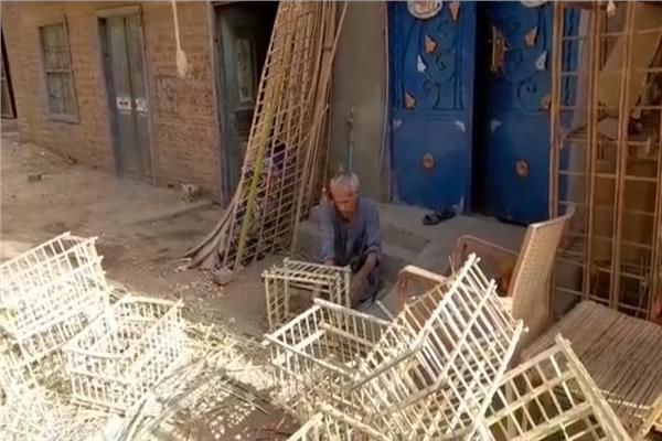 إبداع الصعايدة.. «الرزق من الجريد» يحب عم جمال 