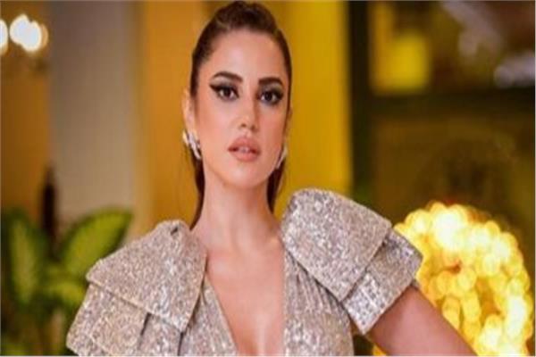  الفنانة درة 