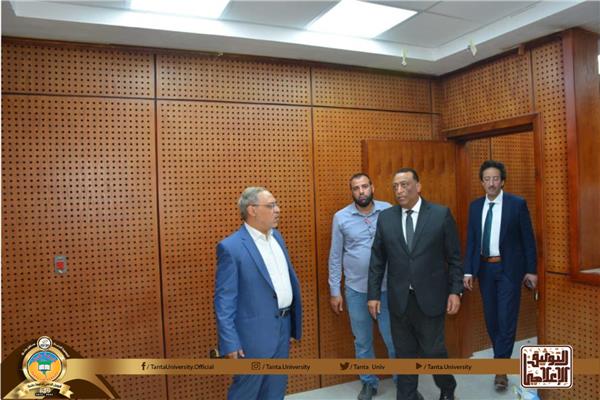 رئيس جامعة طنطا يتفقد تجهيزات استديوهات قناة الجامعة الفضائية التعليمية