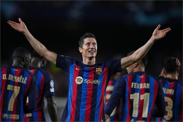 ليفاندوفسكي لاعب برشلونة 