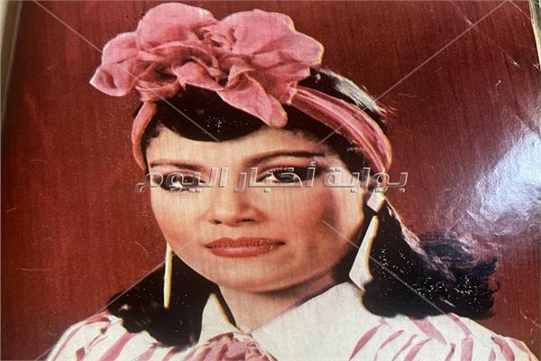الفنانة لوسي