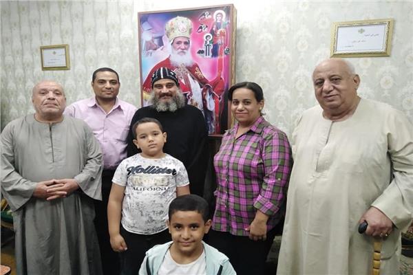 إيبارشية طهطا وجهينة تكرم مسعف على أمانته بطهطا     