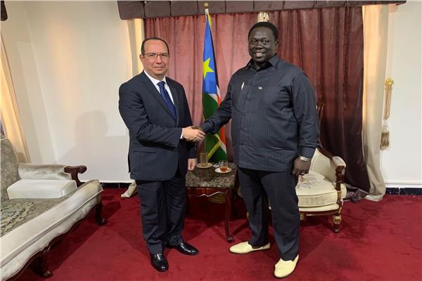 السفير المصري بجوبا يلتقي نائب رئيس جمهورية جنوب السودان