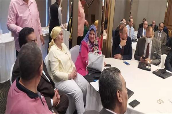 المشاركون في ورشة عمل للتعريف بأنشطة توكاتسو