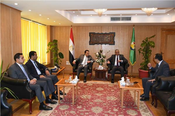 وزير الصحة ومحافظ الفيوم يجتمعان بأعضاء مجلسي النواب والشيوخ