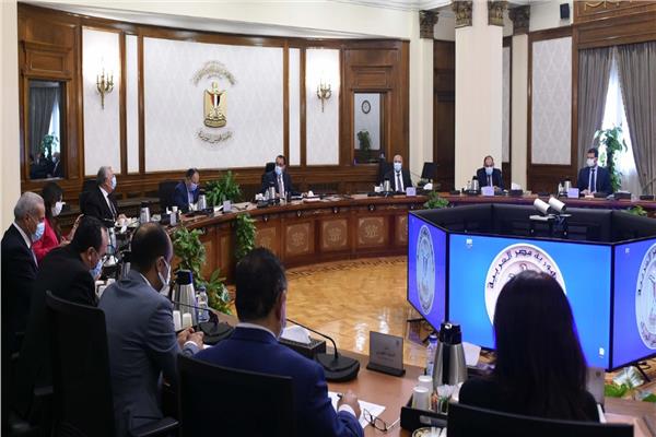 رئيس الوزراء يتابع خطوات تطوير إجراءات وأزمنة الإفراج الجمركي