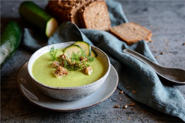 شوربة الكوسة الكريمية 