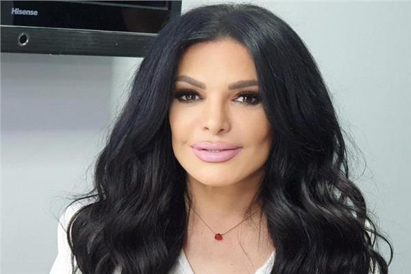 الإعلامية اللبنانية نضال الأحمدية