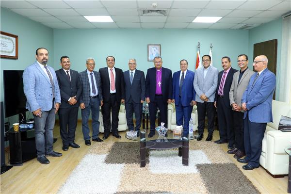  رئيس الطائفة الإنجيلية خلال اللقاء