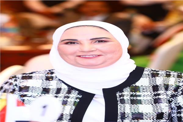  السيدة نيفين القباج