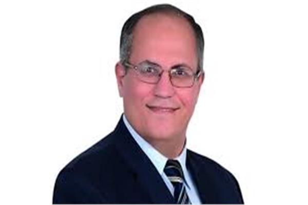 الدكتور إبراهيم الزيات عضو مجلس نقابة الأطباء