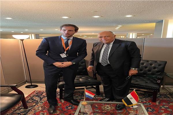 سامح شكري وزير الخارجية خلال لقاءه بنظيره الهولندي فوبكه هوكسترا