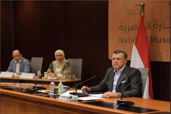 وزير السياحة والآثار