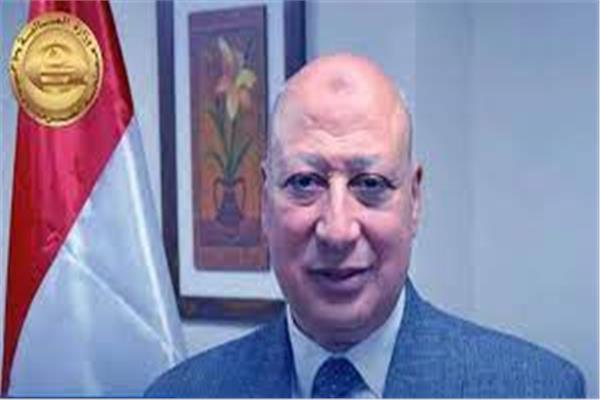  مختار توفيق رئيس مصلحة الضرائب المصرية 